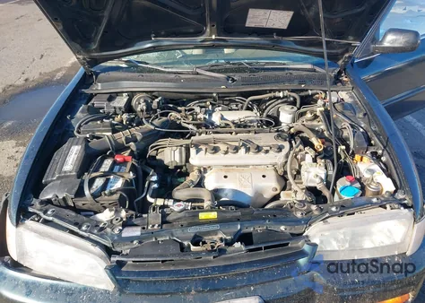 1995 Honda Accord Ex from USA, damaged, VIN 1HGCD565XSA158037